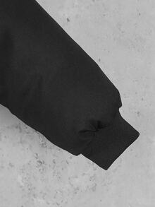SHEIN 1件小男孩黑色連帽外套，保暖舒適，適合4-7歲小男孩在秋冬春季穿著。這件外套不僅適合上學，也適合居家穿著。無論是去學校還是待在家中，小男孩都可以穿這件百搭外套 - 黑色 - 查看 5