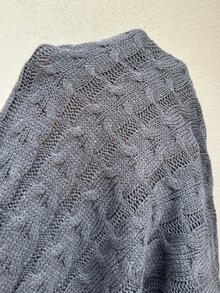 Autumina Setelan 2 Potong Sweater Model Longgar Bergaris Gaya Eropa & Amerika dengan Kerah Bahu Terbuka dan Potongan Slim Fit yang Menawan - Grey - View 4