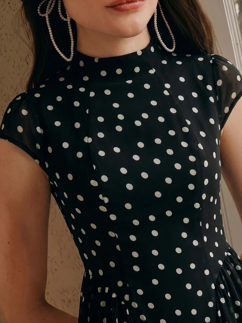 Anewsta Essential Women's Elegant Minimalist Premium Apricot Polka Dot Long Dress With Small Stand Collar And Fashionable Split Design