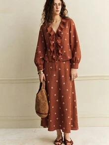 Écloséra Vintage Red-Brown Base White Floral French V-Neck Ruffle Tie Top Long Sleeve & A-Line Skirt 2-Piece Set, Gentle Ruffle Collar With Front Tie Design, Low Saturation Retro Color Tone - Brown - View 6