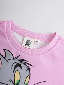 TOM & JERRY X SHEIN بلوزة رياضية بياقة دائرية مطبوعة برسومات كرتونية للفتيات الصغيرات - وردي - مشاهدة 5