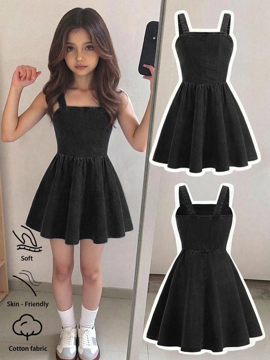 SHEIN 女童拼接A字下擺細肩帶洋裝,夏季輕量新款,黑色,休閒甜美街頭風時尚度假設計,獨特百搭基礎極簡拼接大下擺無彈力後腰鬆緊收腰修身牛仔短洋裝,舒適棉質牛仔布料,適合日常穿著、外出、聚會、派對、上學、居家、通勤,2026 - 黑色 - 查看 1