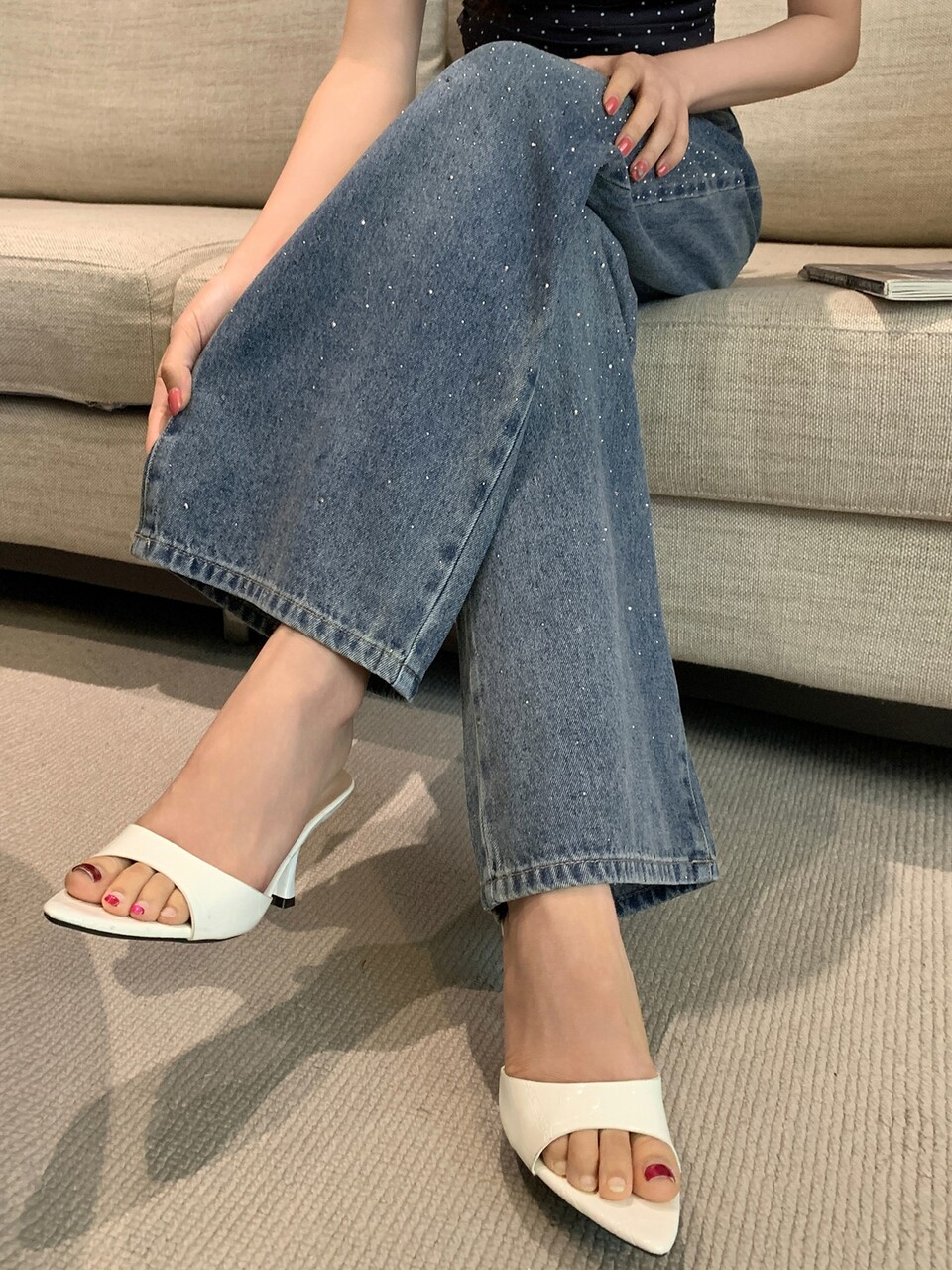 Women's Elegant Rhinestone Decorated Straight Leg Jeans