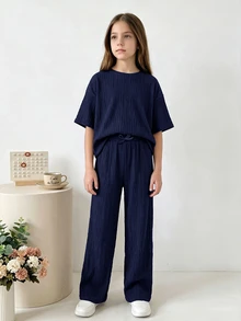 SHEIN Serisse Kids 女童青少年寬鬆休閒極簡舒適針織紋理圓領短袖T恤與長褲2件套，返校穿搭，日常穿著套裝，棕色針織套裝，兒童針織套裝 - 藏蓝色 - 查看 3