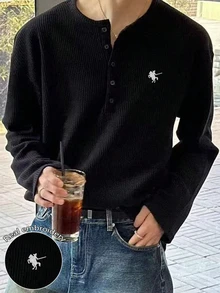 Resyla Men 男士騎士刺繡鈕扣半開襟長袖T恤 - 白色 - 查看 1