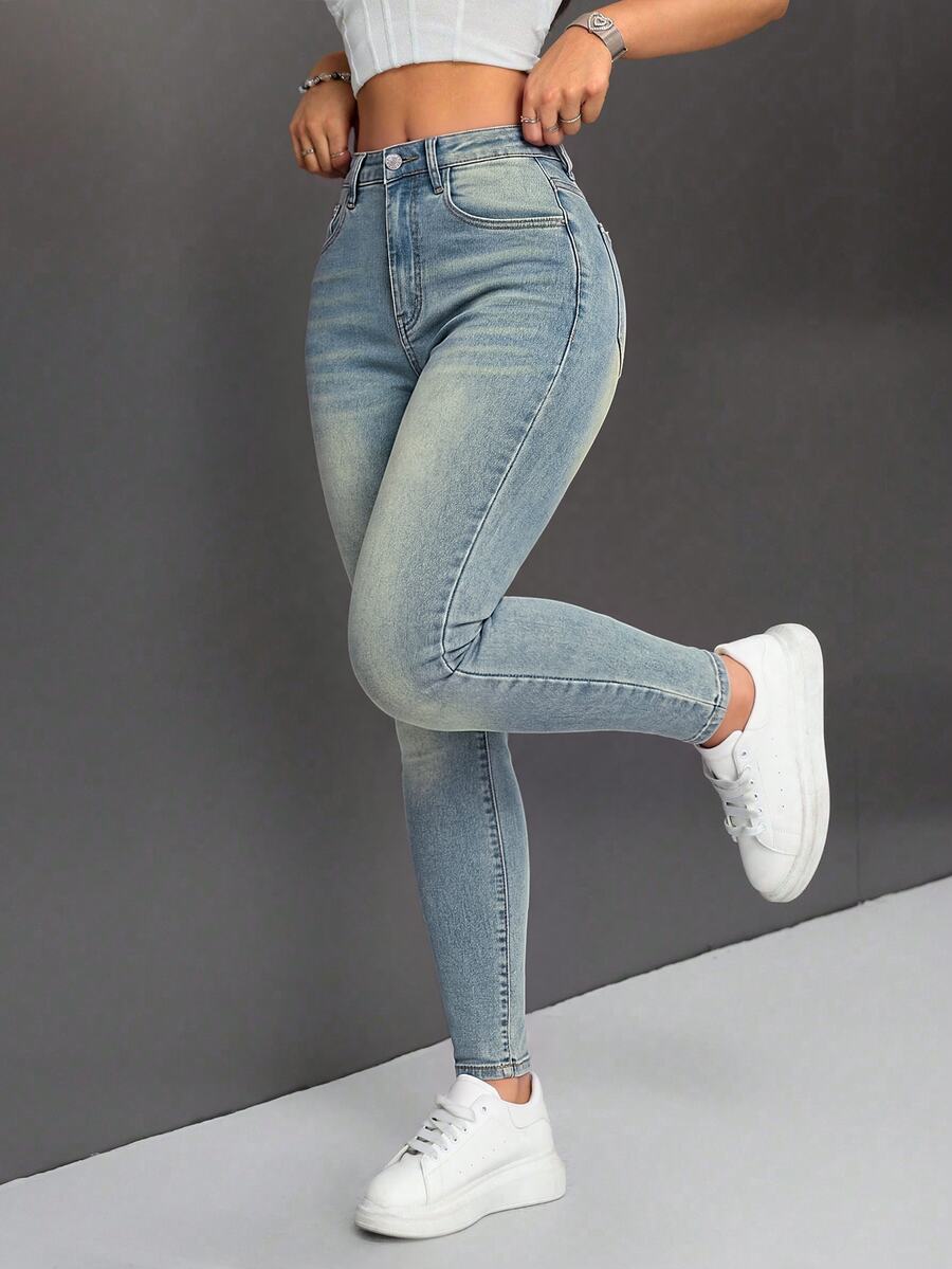 SHEIN PETITE 女款修身休閒百搭牛仔褲,附口袋 - 淺色水洗藍 - 查看 1