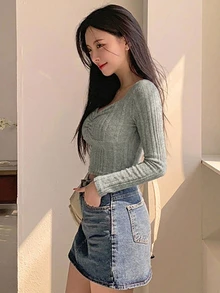 DAZY 女款素色百褶休閒百搭日常上衣 - 杏色 - 查看 3