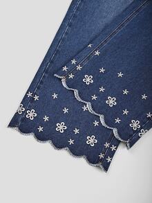 GlowEve CURVE Plus Size Women's Floral Embroidered Pocket Wide Leg Casual 1960s 1920 Vintage Denim Jeans Formal Blue And White Fall Graduation Going Out - Dark Wash - View 5