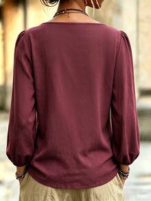 Balvessa Áo blouse nữ 100% cotton cổ vuông, phối ren, vạt bất đối xứng, trang trí cúc, tay dài phồng, phong cách thường ngày thanh lịch vintage, màu đỏ rượu vang, mùa thu, đi brunch - Màu Đỏ Sâu - Xem 2
