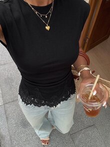 Serisse 女款純色圓領蕾絲下擺修身T恤 - 黑色 - 查看 6