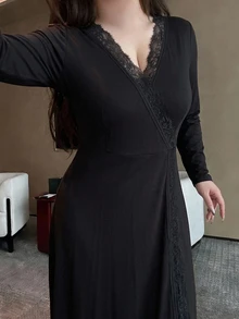 Dazy Plus 對比蕾絲性感居家服 大尺碼女款優雅中長款睡袍 - 黑色 - 查看 5