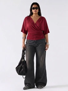 SHEIN EZwear 大尺碼女款純色百褶休閒百搭日常T恤 - 酒紅色 - 查看 4