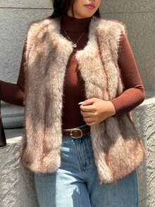 Easura Plus Size Round Neck Sleeveless With Pockets Fashion Elegant Street Party Gathering Date Plus Size Women Faux Fur Coat Winter - Camel - View 6
