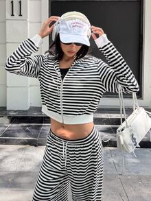 K-Vae Setelan Kasual 2 Potong Wanita: Sweatshirt Lengan Panjang Bergaris dengan Resleting dan Celana - Hitam dan Putih - View 3