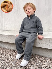 SHEIN 幼童男童 2件組提花字母衛衣與長褲套裝 半拉鍊套頭衫 抓絨內裡保暖深灰色 運動休閒服 秋冬款 - 深灰色 - 查看 1