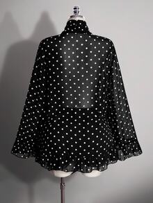 SHEIN ICON Áo sơ mi chiffon cổ chữ V thắt nơ ruy băng, tay chuông rộng, chấm bi phong cách vintage Y2K, xuyên thấu, viền bèo nhún, dáng rộng, size lớn - Đen và trắng - Xem 2