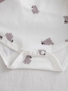 SHEIN 3件組男嬰棕色條紋熊刺繡連帽外套、白色印花連身衣、毛絨長褲套裝，可愛秋冬休閒親子套裝 - 彩色 - 查看 12