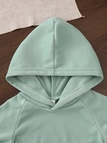 SHEIN 女嬰時尚運動風連帽長袖上衣與喇叭褲套裝 - 綠色 - 查看 3