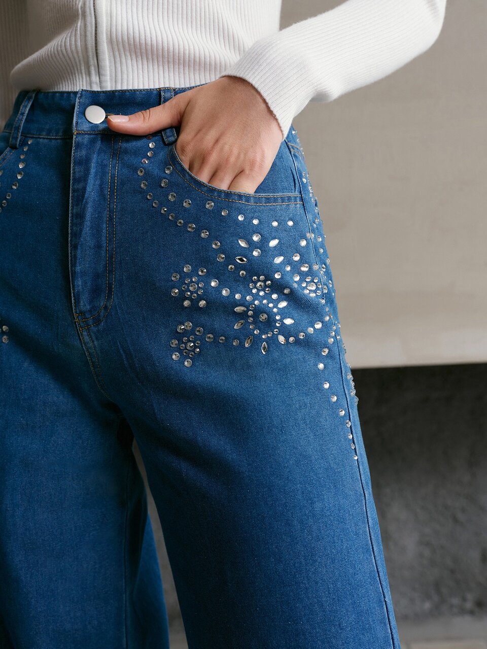 MOTF WOMEN'S RHINESTONE DECORATED STRAIGHT LEG DENIM JEANS