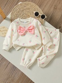 SHEIN 2件組女嬰秋冬新款杏色花卉印花百搭休閒可愛蝴蝶結圓領長袖保暖衛衣上衣與運動長褲套裝，加厚保暖內裡，適合日常穿著與各種場合 - 彩色 - 查看 4