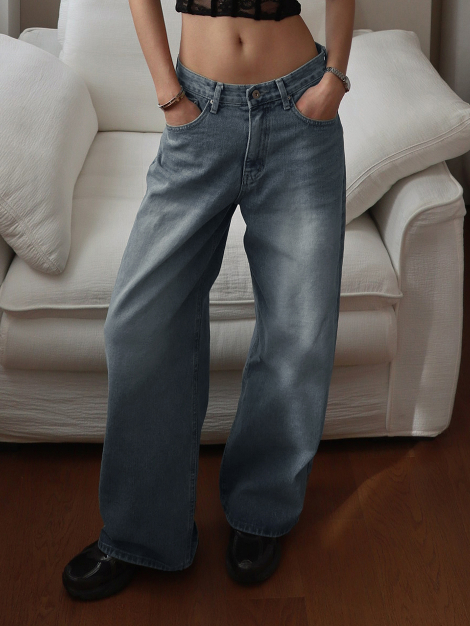 Women's Casual Versatile Daily Travel Denim Jeans With Pocket And Button