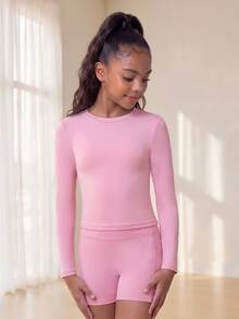 SHEIN Tween Girls Solid Color Sports Outfit, Sports Top + Sports Shorts Set, Comfortable And Fitted Fabric, Suitable For Outdoor Casual Activities - Pink - View 5