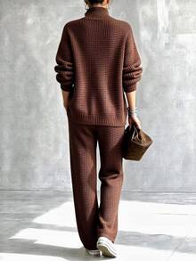 SHEIN Holidaya Setelan 2 Potong Wanita Minimalis Serbaguna untuk Beraktivitas di Luar Rumah, Terdiri dari Sweater dan Celana Panjang, Kancing, dan Cocok untuk Komuter. - Coklat - View 3