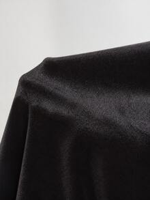 SHEIN LUNE 休閒性感女款黑色天鵝絨V領細肩帶背心 - 黑色 - 查看 8
