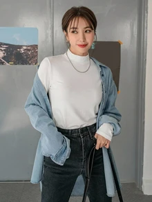 DAZY 女款素色極簡長袖T恤，適合日常穿著 - 白色 - 查看 6