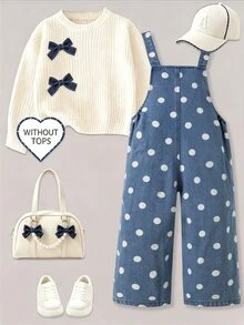 SHEIN Genkimix Kids 女童時尚百搭幼兒牛仔吊帶褲，春夏秋冬四季皆宜，復古中藍牛仔色，經典時尚波點印花設計，增添可愛氛圍，胸前大蝴蝶結設計，寬鬆直筒褲腿，柔軟舒適面料，適合日常穿著、上學、通勤 - 藍色 - 查看 2