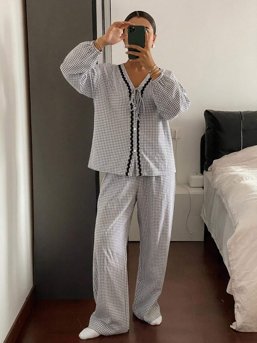 DAZY 2pcs/Set Women's Pajama Set With Wrinkled Plaid Fabric, Contrast Color Wavy Trim Collar And Tie - Black - View 1