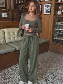 SHEIN 青少年女孩休閒極簡風橄欖綠方領抓皺腰短袖T恤寬鬆長褲套裝，萬聖節、秋季、Y2K、聖誕節 - 綠色 - 查看 3