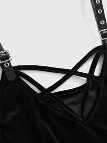 ROMWE Dark Gothic Plus Size Sexy Pentagram Lace-Up Design Metal Strap Fitted Solid Color Versatile Tank Top - Black - View 4