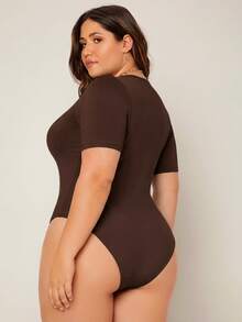SHEIN BASICS 大尺碼純色圓領連身衣女款夏季穿搭 - 棕色 - 查看 2
