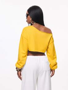 Vadaroq Women's Letter Print Asymmetric Collar Cropped Sweatshirt - Yellow - View 2