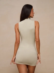 Glamine Gaun Bodycon Tanpa Lengan Leher Semi Tinggi Warna Polos; Gaun Lapisan Dasar Elastis Pas Badan; Gaun Ketat Model Tank Top Leher Semi Tinggi Dasar - hijau kabut - View 2