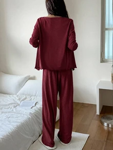 DAZY 女款蕾絲拼接細肩帶上衣與長褲休閒居家睡衣套裝，適合秋季日常穿著 - 酒紅色 - 查看 2