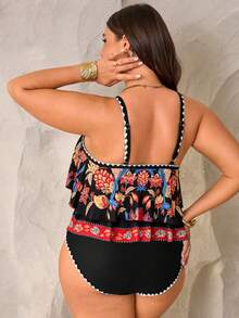 SHEIN Swim 2026新款大尺碼女款花鳥印花兩件套，細肩帶雙層荷葉邊下擺上衣搭配抓褶荷葉邊高腰褲，夏季海灘度假海邊假期穿搭，夏季度假套裝，派對穿著，優雅女款海灘泳裝，女款度假穿搭 - 彩色 - 查看 2