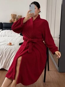 Napfluff CURVE Napfluff CURVE Minimalist Solid Color Comfortable Plus Size Loungewear Robe, Warm Fuzzy Bathrobe For Autumn/Winter Home Wear - Red - View 1