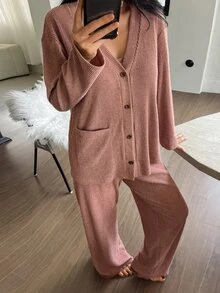 DAZY طقم ملابس منزلية نسائي من 3 قطع بتصميم بسيط بلون موحد مع روب مخملي وكاميول وبنطال طويل لفصلي الربيع والخريف والشتاء - وردي المرجاني - مشاهدة 6