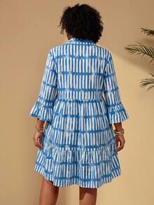 EMERY ROSE Gaun Boho Bohemian Kasual Ukuran Besar Motif Garis Kerah V Berlekuk Lengan 3/4 Kancing Depan Kelim Ruffle Musim Gugur 2026 Liburan Biru dan Putih - Blue and White - View 5