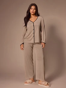 Lazeform Casual Minimalist Colorblock Trim Soft Comfortable Plus Size Pajama Set - Khaki - View 7