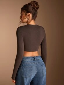 SHEIN BASICS 女款純色圓領長袖短版修身T恤 - 棕色 - 查看 8
