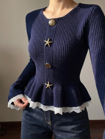 Modelyn Suéter elegante de moda con ribete de volantes, botones dorados, cuello redondo, manga larga, punto, borde de encaje y botones con forma de estrella de mar para mujer