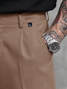 Manfinity CasualCool 男士休閒百搭百褶寬鬆短褲，附口袋 - 棕色 - 查看 3