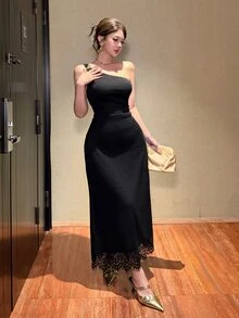 DAZY Gaun Wanita Polos Tanpa Lengan dengan Hiasan Logam dan Renda di Bagian Bawah, Panjang Sedang, Cocok untuk Musim Gugur. - Hitam - View 6
