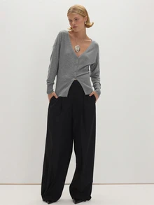 MUSEYN Cardigan Rajut Kasual Wanita Warna Polos Lengan Panjang Model Bahu Longgar Kancing Tunggal - Grey - View 2