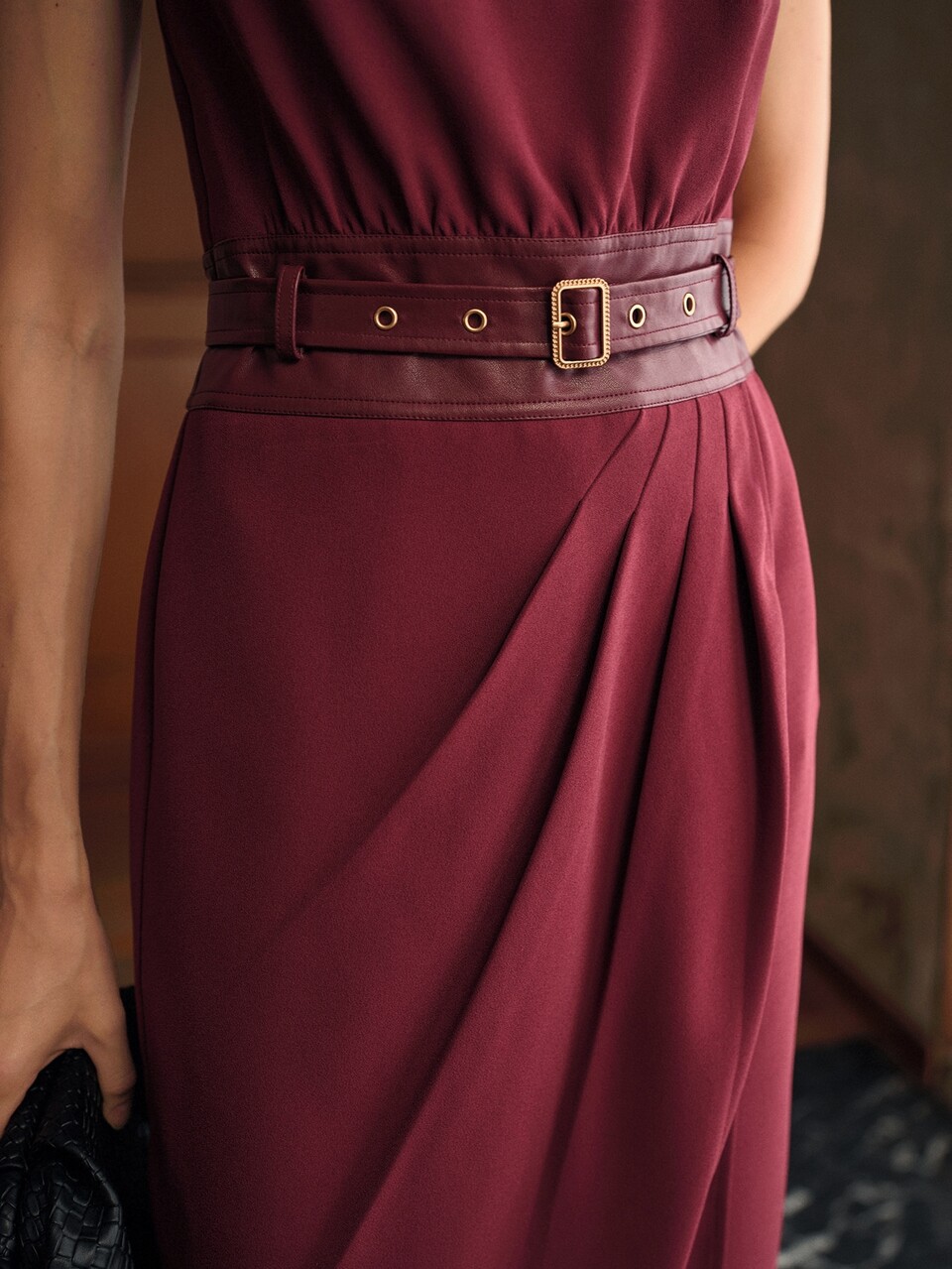 MOTF ASYMMETRICAL FOLD PLEATED SLEEVELESS CONTRAST PU LEATHER DRESS