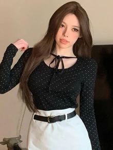 DAZY 女款夏季圓領波點布料綁帶短袖休閒套頭T恤 - 黑色 - 查看 6