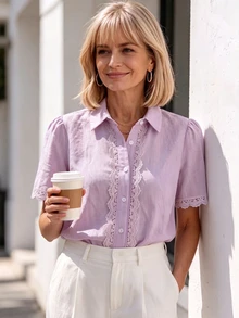 SHEIN 2026 Nueva Camisa Romántica de Mujer con Ribete de Encaje y Botones, Blusa de Manga Corta Abullonada con Cuello, Top Ligero de Color Claro y Suave, Adecuada para Uso Casual y de Oficina - Púrpura malva - Ver 3